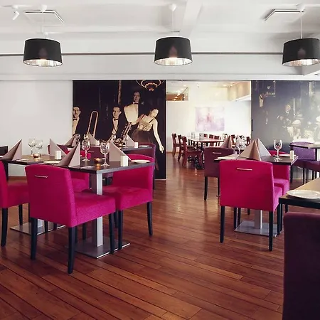 Hovik Hotell 3*